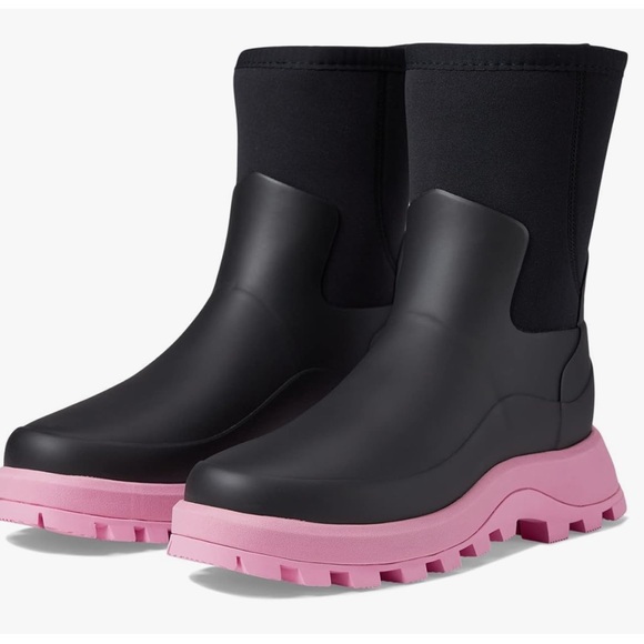 HUNTER Women's City Explorer Short Rain Boots, black/pink fizz, size 5–NWT - Picture 1 of 10